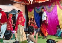 श्रावस्ती के अकारा में जन्माष्टमी पर मां शेरावाली की आकर्षक:देखने के लिए उमड़ी भारी भीड़, देर रात तक चला कार्यक्रम