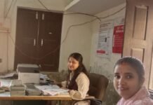 महराजगंज ब्लॉक में बच्चों के आधार कार्ड निशुल्क बन रहे:0 से 18 साल तक के बच्चों को मिल रही सुविधा, रोज 60-70 काम हो रहे