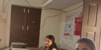 महराजगंज ब्लॉक में बच्चों के आधार कार्ड निशुल्क बन रहे:0 से 18 साल तक के बच्चों को मिल रही सुविधा, रोज 60-70 काम हो रहे