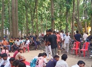 सेना भर्ती में चयन के बाद युवाओं ने कराया भंडारा:सेखुई में सैकड़ों युवाओं को मिली तैयारी की प्रेरणा, इलाके के बच्चों ने लिया हिस्सा