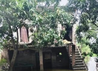 सरयू नदी खतरे के निशान से ऊपर, बाढ़ का पानी:बस्ती के दुबौलिया में कई गांवों में फैला, ग्रामीणों का जीवन अस्त-व्यस्त