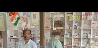 नौतनवा के अनन्या हॉस्पिटल के अवैध मेडिकल स्टोर पर छापा:संदिग्ध इंजेक्शन और दवाएं जब्त, संचालन पर रोक; जांच के लिए लैब भेजा जाएगा
