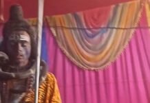 अकारा में शिव तांडव का मंचन:श्रीकृष्ण जन्माष्टमी पर सैकड़ों भक्त देखने उमड़े, पंडाल हर-हर महादेव से गूंजा
