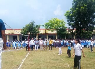 बस्ती में जनपद स्तरीय वॉलीबॉल प्रतियोगिता शुरू:भटपुरवा में खेल प्रतिभाएं जुटीं, डीआईओएस संजय सिंह ने किया उद्घाटन; मंडलीय टीम का होगा चयन