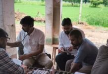 छेदीपुरवा में दूसरे दिन भी लगा स्वास्थ्य शिविर:मल्हीपुर अधीक्षक के निर्देश पर हुई जांच, मरीजों को मिली निशुल्क दवाएं