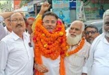 आय से अधिक संपत्ति मामले में व्यक्ति कोर्ट से रिहा:कैसरगंज मे समर्थकों ने किया जोरदार स्वागत