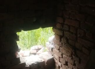 चोरों ने दीवार में नकब लगाकर लाखों की चोरी:बहराइच में 70 हजार नकद और लाखों के जेवरात उड़ाए, पुलिस गश्त पर सवाल