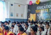 गुरुदेव रवि शंकर ने छात्रों से किया संवाद:पंचवटी श्री सीताराम आश्रम के संस्थापक ने स्कूल में दिए सफलता के 5 सूत्र