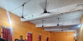 बृजमनगंज में महिलाओं को सुरक्षा, सशक्तिकरण पर जागरूकता:कानूनी अधिकारों पर दी गई जानकारी, पुलिस अधिकारी रहे मौजूद