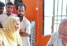सिसवा सीएचसी में उल्टी-दस्त, बुखार के मरीज बढ़े:बारिश के बाद उमस से बढ़ी परेशानी, बच्चों-बुजुर्गों पर ज्यादा असर