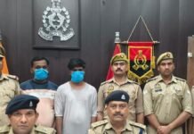 बस्ती में क्राइम ब्रांच अधिकारी बन ठगी, 2 आरोपी गिरफ्तार:फोनपे-गूगलपे पर नंबर डालकर नाम पता करते, अश्लील वीडियो दिखाने की धमकी देकर वसूली