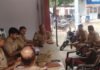 पयागपुर पुलिस ने त्योहारों के लिए सुरक्षा बैठक की:थाना प्रभारी ने कर्मियों को दिए निर्देश, संवेदनशील स्थानों पर रहेगी पैनी नजर