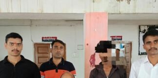पुलिस ने नाबालिग से दुष्कर्म का बाल अपचारी पकड़ा:परसरामपुर पुलिस ने घर से किया गिरफ्तार, कोर्ट में पेश