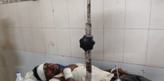विसर्जन कर लौट रहे दो भाई बाइक से गिरे:मोतीपुर के पास गायघाट से घर लौटते समय हादसा, अस्पताल में भर्ती