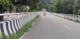जमोहे ओवरब्रिज पर स्ट्रीट लाइट नहीं, बढ़ रहे हादसे:रात में लोगों को परेशानी, प्रशासन से जल्द लाइट लगाने की मांग
