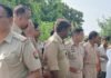 बस्ती में सड़क किनारे मिला युवक का शव:पुलिस शिनाख्त में जुटी, पैरों में रगड़ के निशान से हत्या की आशंका