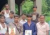 अवनीश अंबेडकर ने रविदास मंदिर में लगवाए महापुरुषों के चित्र:बस्ती के तरेता गांव में जन्मदिन पर बुद्ध, अंबेडकर, कांशीराम और रविदास जी के टाइल्स लगाए।