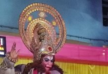 नानपारा में कृष्ण जन्मोत्सव पर दिव्य झांकी प्रस्तुति:मास्टर शिवम राज ग्रुप की प्रस्तुतियों पर उमड़ा श्रद्धालुओं का जनसैलाब