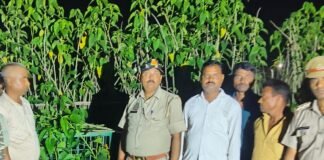 कतर्नियाघाट के दो गांवों में पिंजरे लगाए गए:तेंदुए ने 9 साल के बच्चे को मारा, ग्रामीणों को अलर्ट किया गया
