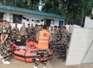 SSB ने सीमा सुरक्षा और आपदा प्रबंधन के लिए गतिविधियां:बहराइच में मॉक ड्रिल में रेस्क्यू का हुनर दिखाया, ग्रामीणों को आपदा से बचाव के तरीके बताए