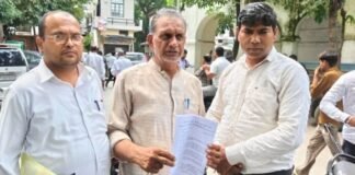 मुजफ्फरनगर: यूपी के माध्यमिक वित्तविहीन शिक्षकों ने मानदेय और सेवा नियमावली की मांग उठाई, मुख्यमंत्री को भेजा ज्ञापन