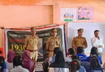 हुजूरपुर के स्कूल में साइबर अपराध से बचाव की जानकारी:साइबर टीम बहराइच ने ऑनलाइन ठगी और सुरक्षित इंटरनेट उपयोग के तरीके बताए