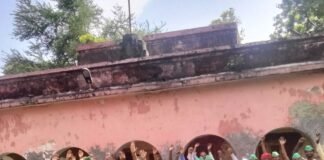 किसान यूनियन की बाढ़ प्रभावित क्षेत्रों में समस्याओं पर बैठक:विक्रमजोत में जलजमाव, फसल क्षति के मुआवजे की मांग