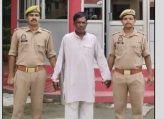 UP: 25 हजार का इनामी गैंगस्टर गिरफ्तार, टेम्पो में महिलाओं को बनाता था निशाना