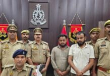फर्जी फाइनेंसर बन राहगीरों से बाइक छीनने वाले 2 गिरफ्तार:धमकाकर वसूली करते थे, 3 बाइक और कार बरामद; 2 अन्य आरोपियों की तलाश