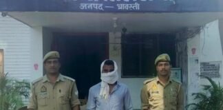 श्रावस्ती मे नाबालिग से दुष्कर्म का फरार आरोपी गिरफ्तार:मुखबिर की सूचना पर पकड़ा, केस दर्ज होने के बाद से था फरार