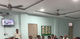 प्रधानों ने बीडीओ का दफ्तर घेरा, कमरे में किया बंद:कमीशन मांगने और अभद्र भाषा का इस्तेमाल करने का आरोप
