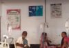 बहराइच में बुखार, खांसी के मरीज बढ़े:तीन बेड होने से फर्श पर इलाज कराने को मजबूर; ओपीडी में लगी लंबी कतार