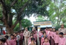 छात्राओं को साइबर-अपराध और छेड़छाड़ से बचाव के तरीके बताए:मिशन शक्ति फेज-5.0 के तहत पुलिस का जागरूकता कार्यक्रम; हेल्पलाइन नंबरों की दी जानकारी