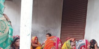 144 महिलाओं को स्वयं सहायता समूह से जोड़ा गया:शिवपुर में ग्राम प्रधान के निवास पर हुआ कार्यक्रम, मिलेंगी 50 हजार की आर्थिक सहायता