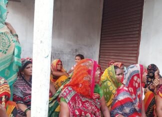 144 महिलाओं को स्वयं सहायता समूह से जोड़ा गया:शिवपुर में ग्राम प्रधान के निवास पर हुआ कार्यक्रम, मिलेंगी 50 हजार की आर्थिक सहायता