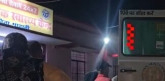 श्रावस्ती में बाइक पलटी, दो लोग गंभीर घायल:मिट्टी में शामिल होकर घर लौटते समय परसौरा के पास हुआ हादसा
