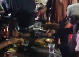 हरपुर पकड़ी में बच्चों ने किया कृष्ण के छटीहार का:विशाल भंडारे में कई गांवों के लोगों ने प्रसाद ग्रहण किया