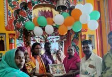 सीताद्वार मंदिर में कन्हैया छठी का आयोजन:इकौना में 2 हजार श्रद्धालु पहुंचे, प्रसाद भी ग्रहण किया