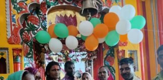 सीताद्वार मंदिर में कन्हैया छठी का आयोजन:इकौना में 2 हजार श्रद्धालु पहुंचे, प्रसाद भी ग्रहण किया
