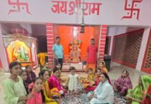 नील कोठी में मनाई गई श्रीकृष्ण की छठी:श्रद्धा और भक्तिभाव से पूजा-अर्चना, आरती और भजन-कीर्तन में शामिल हुए श्रद्धालु