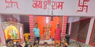 नील कोठी में मनाई गई श्रीकृष्ण की छठी:श्रद्धा और भक्तिभाव से पूजा-अर्चना, आरती और भजन-कीर्तन में शामिल हुए श्रद्धालु