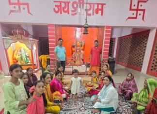 नील कोठी में मनाई गई श्रीकृष्ण की छठी:श्रद्धा और भक्तिभाव से पूजा-अर्चना, आरती और भजन-कीर्तन में शामिल हुए श्रद्धालु