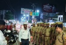 महराजगंज में चला विशेष चेकिंग अभियान:बाजारों, बस स्टेशन, होटल-ढाबों और संवेदनशील जगहों पर पुलिस की सघन जांच; संदिग्ध लोगों और वाहनों से पूछताछ