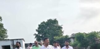 बनकटी में स्कूल बाउंड्री निर्माण का निरीक्षण:अध्यक्ष पति ने स्थानीय सभासदों और नागरिकों संग की चर्चा, जल्द शुरू होगा काम