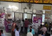 महराजगंज में बुखार-उल्टी-दस्त के मरीज बढ़े:अस्पताल की ओपीडी में बढ़ी भीड़, ICU पर भी दबाव