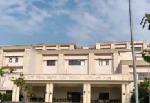 बस्ती मेडिकल कॉलेज में एमबीबीएस की 100 सीटों प्रवेश शुरू:ऑल इंडिया कोटे की 7 सीटें भरीं, यूपी नीट की 85 सीटों पर एक ने लिया दाखिला