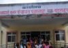 पयागपुर में कीचड़ और जलभराव से ग्रामीण परेशान:नगर पंचायत कार्यालय पर प्रदर्शन कर रास्ता सुधारने की मांग की, जहरीले जीवों का डर