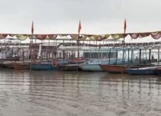 वाराणसी में फिर बढ़ा गंगा का जलस्तर, 84 घाट डूबे, 12 सितंबर तक 71 मीटर पहुंचने की आशंका