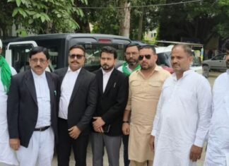 UP: सहारनपुर कलेक्ट्रेट मस्जिद प्रकरण, AIMIM डेलिगेशन ने कमिश्नर को सौंपा ज्ञापन, कार्रवाई पर उठाए सवाल