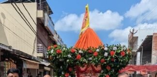 नानपारा में भादो मेले की भव्य कलश यात्रा निकली:श्याम मंदिर से विश्वनाथ मंदिर तक गई, रात में जागरण भी होगा